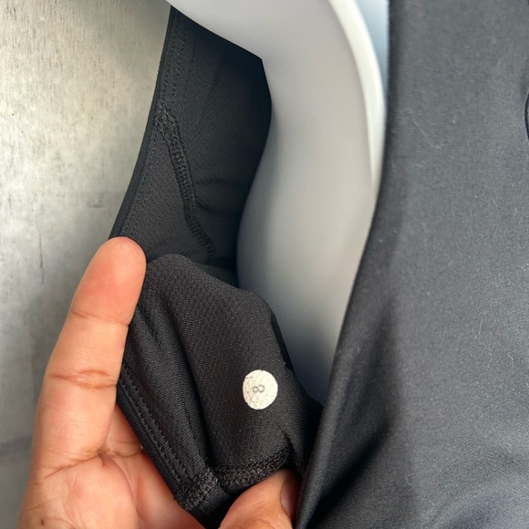 LULULEMON Ta Ta Topper Womens 8 Black Loose Tank Luxtreme Mesh Silverescent Yoga - Picture 9 of 9